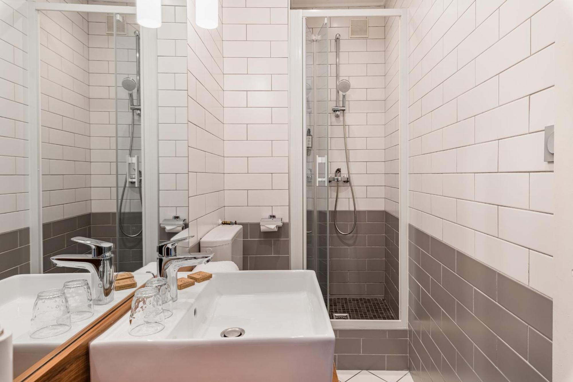 Hotel Globe Et Cecil 4*