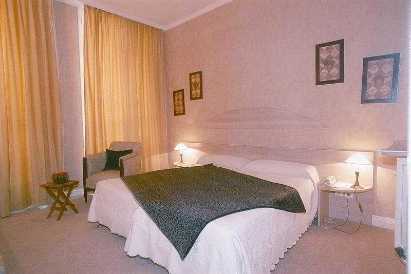 Hotel Globe Et Cecil 4*